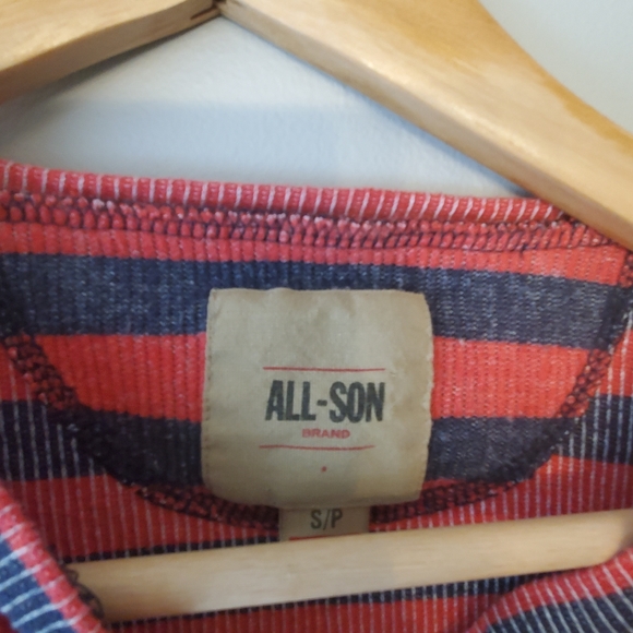 Top - Picture 2 of 3